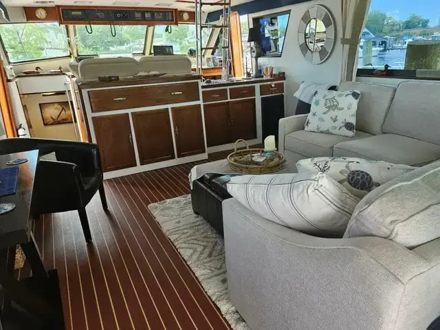 Hatteras Cockpit Motor Yacht