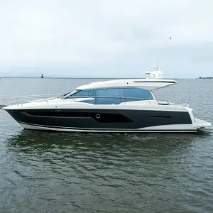 2021 Prestige 520S