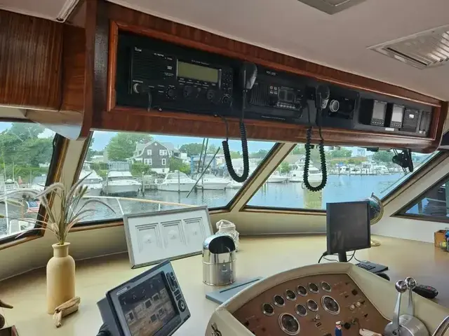 Hatteras Cockpit Motor Yacht