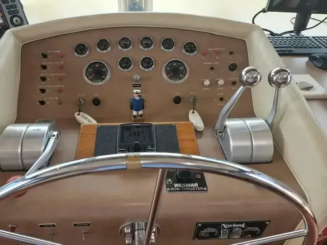 Hatteras Cockpit Motor Yacht