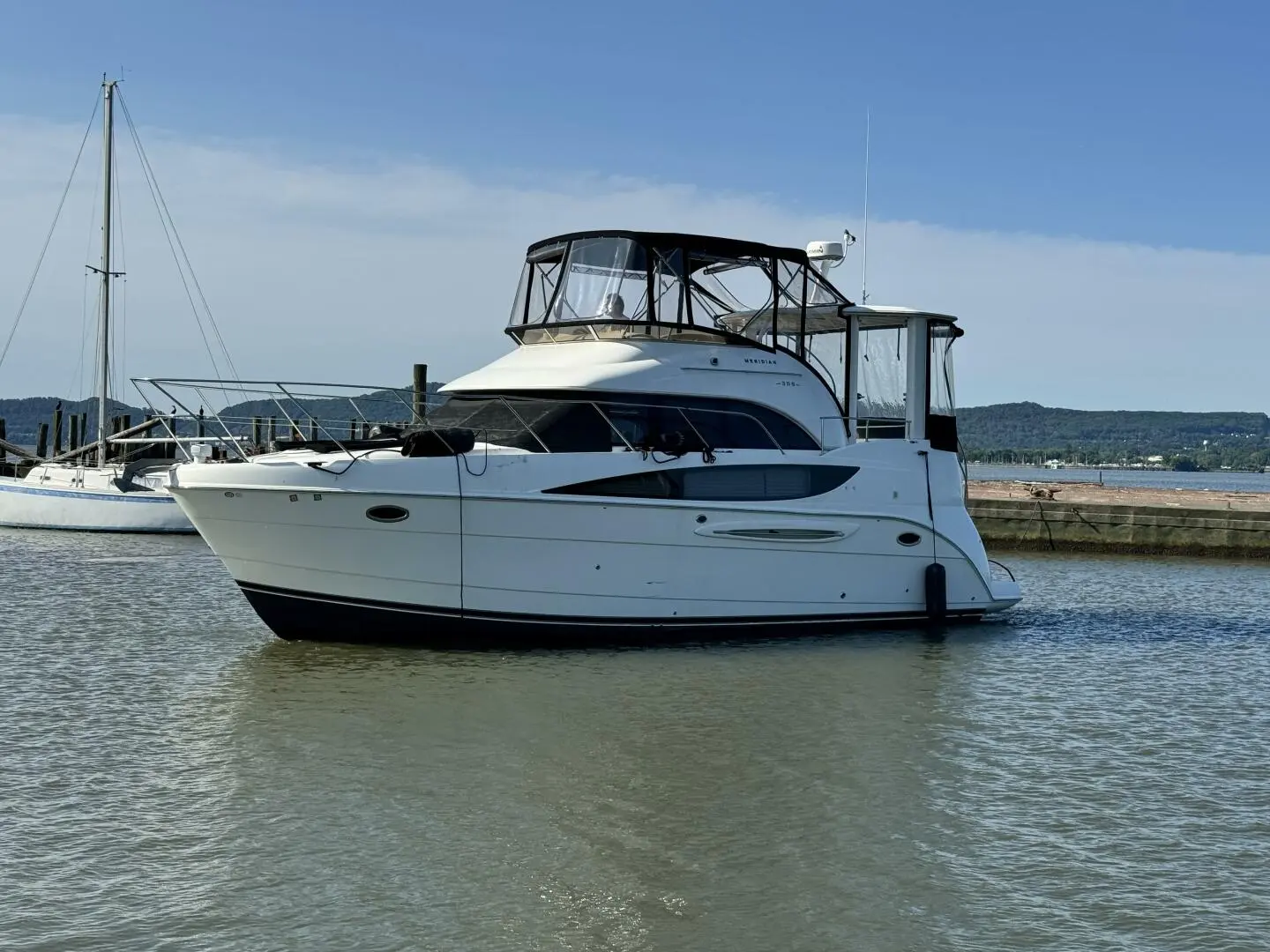 2006 Meridian 368 motor yacht