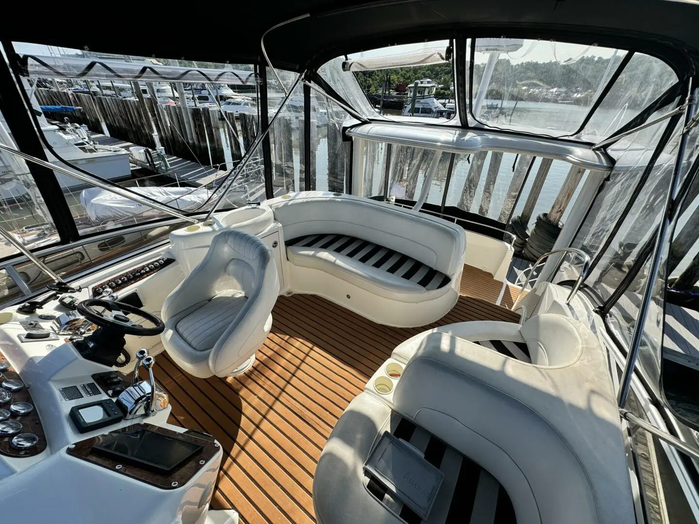 2006 Meridian 368 motor yacht