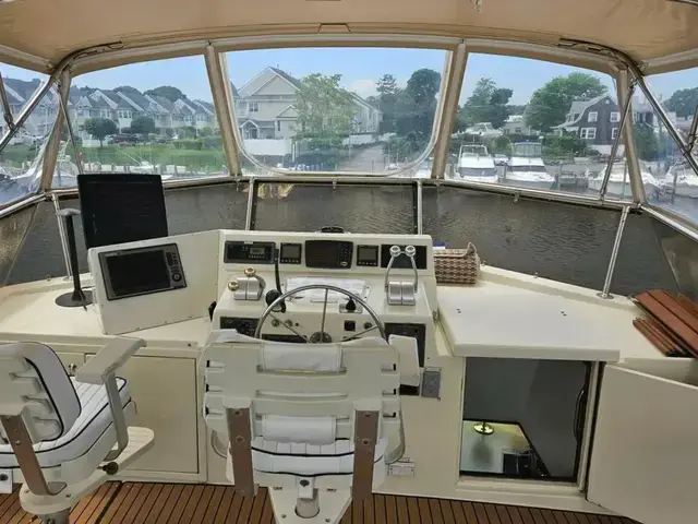 Hatteras Cockpit Motor Yacht