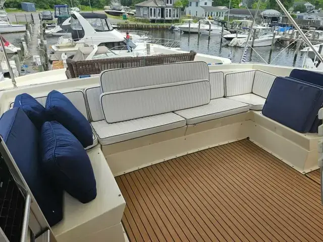 Hatteras Cockpit Motor Yacht