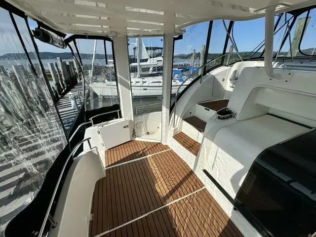 Meridian 368 Motor Yacht