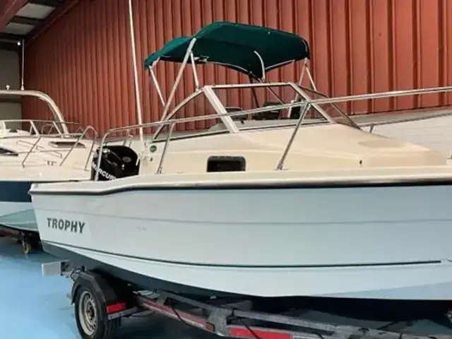 Trophy Boats 1802 WA