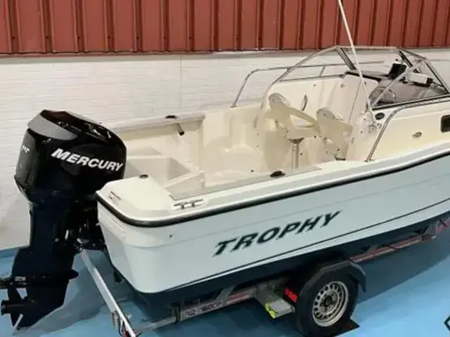 Trophy Boats 1802 WA