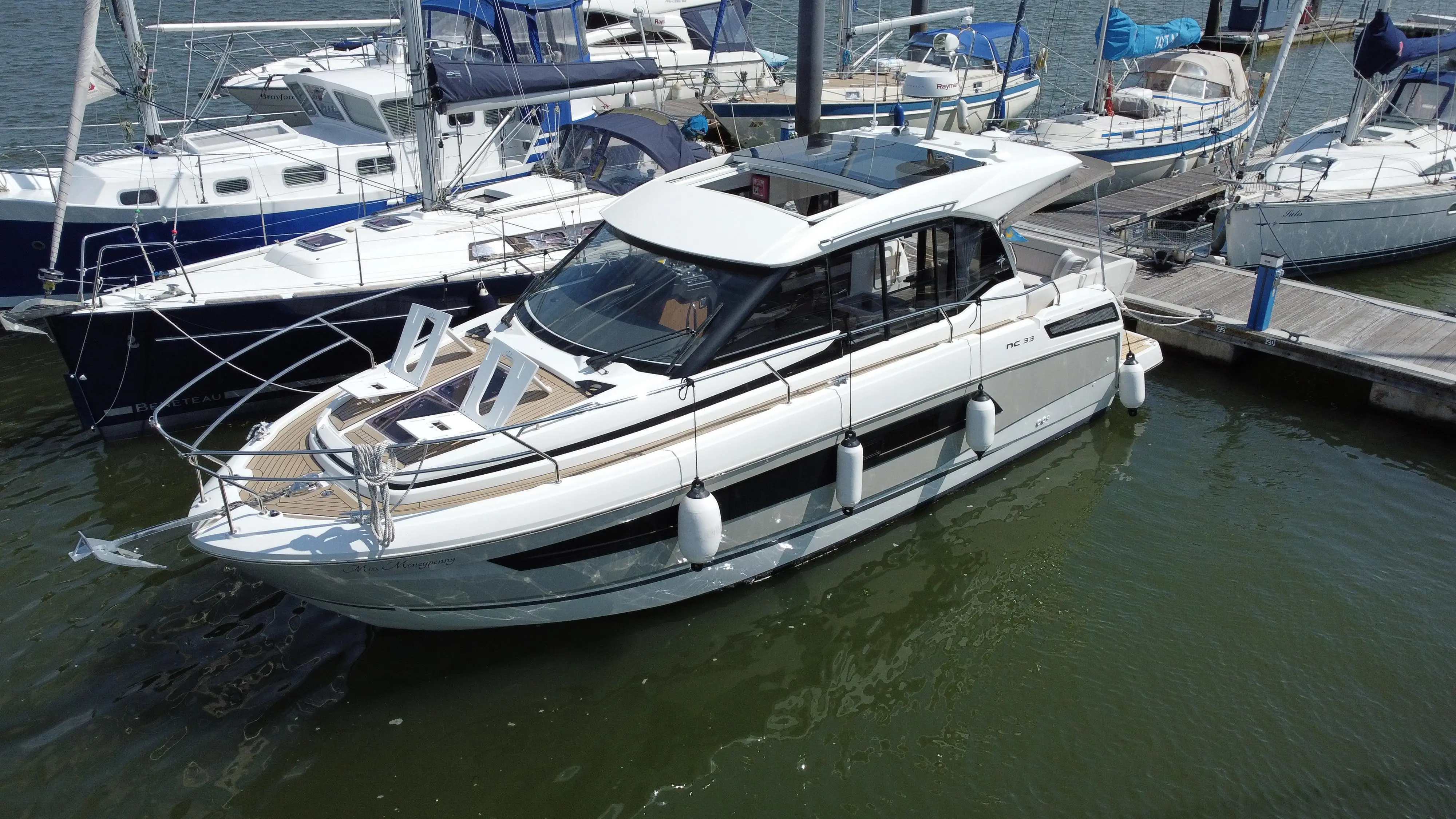 2019 Jeanneau nc 33