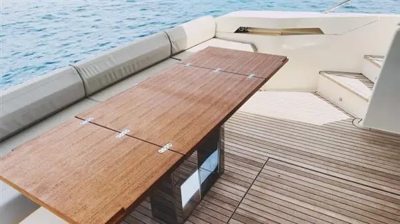 2017 Ferretti 550