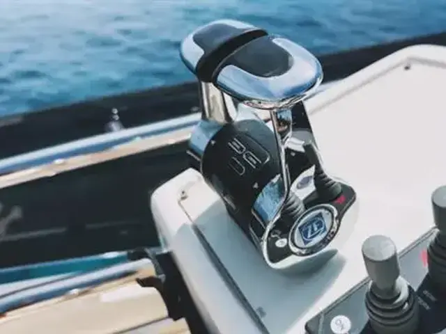 Ferretti Yachts 550