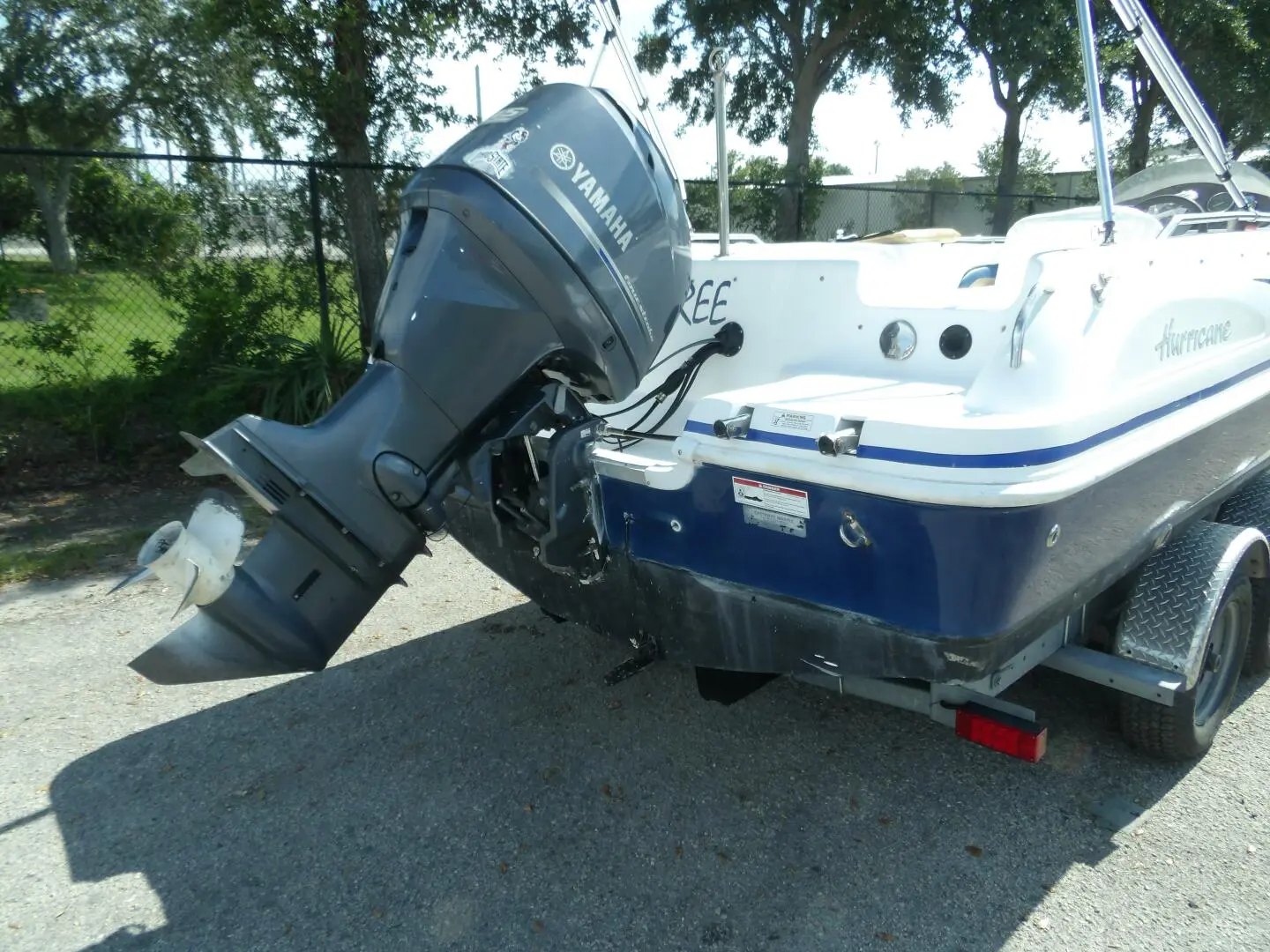 2012 Hurricane sundeck sport ob 201