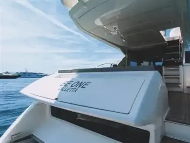 Ferretti Yachts 550