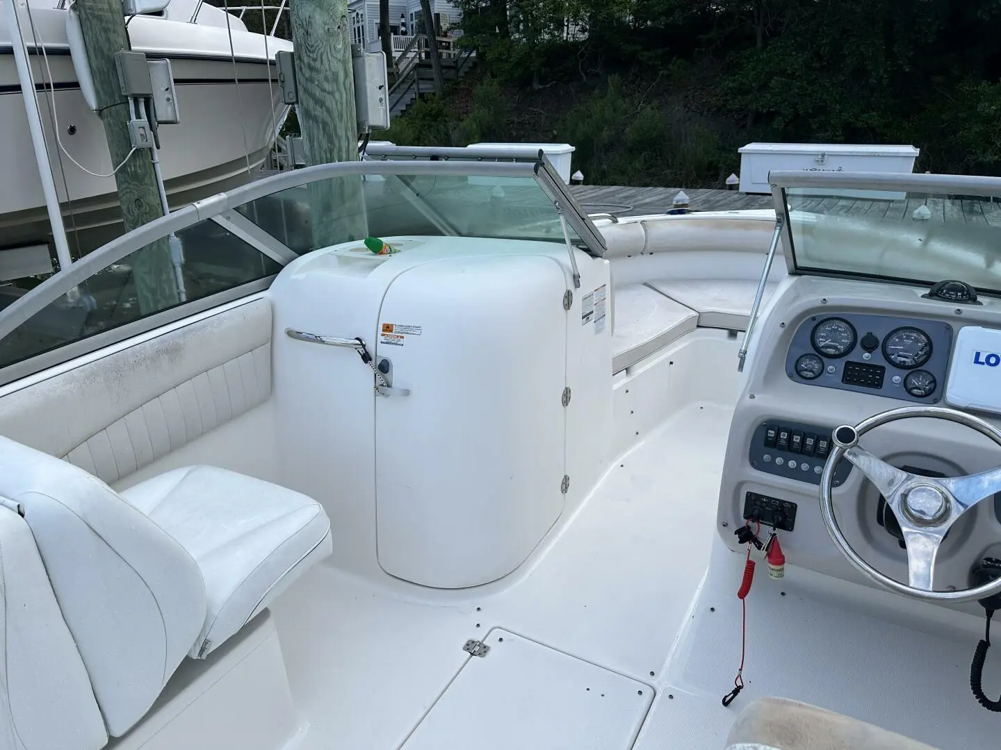 2005 Robalo 227