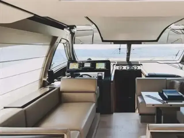 Ferretti Yachts 550