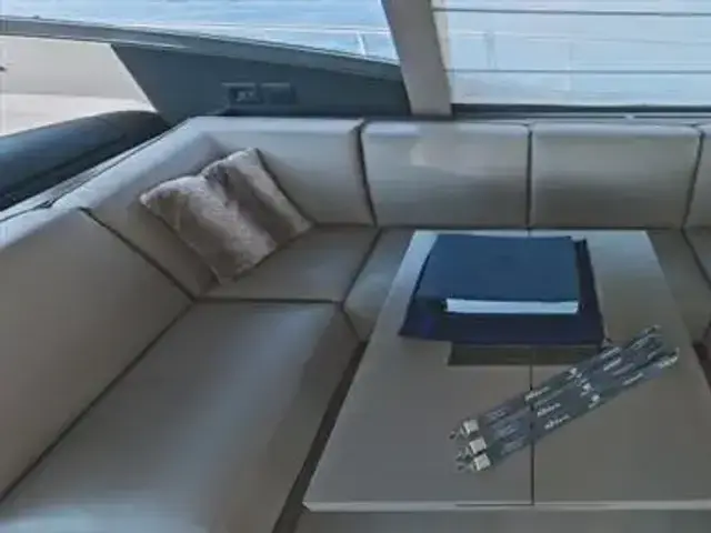 Ferretti Yachts 550