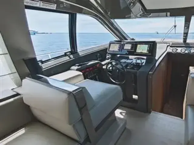 Ferretti Yachts 550