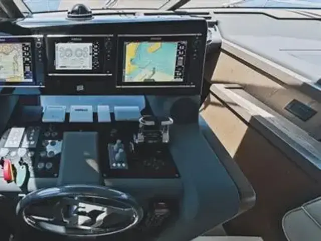 Ferretti Yachts 550