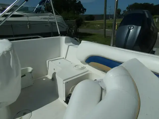 Hurricane SunDeck Sport 201 OB