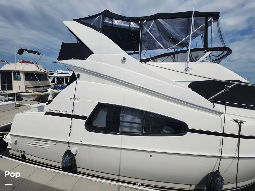 2004 Silverton 330 sport bridge