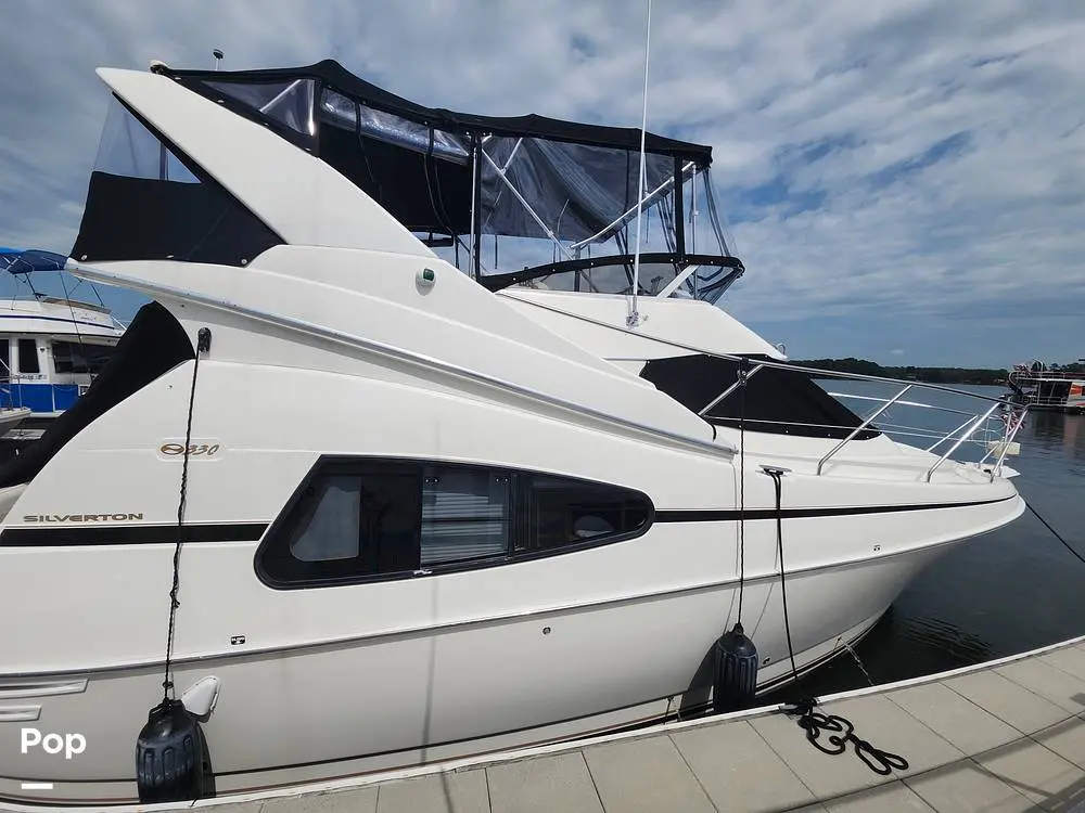 2004 Silverton 330 sport bridge