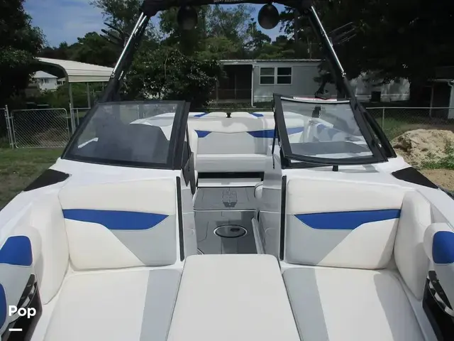 Axis Boats A20