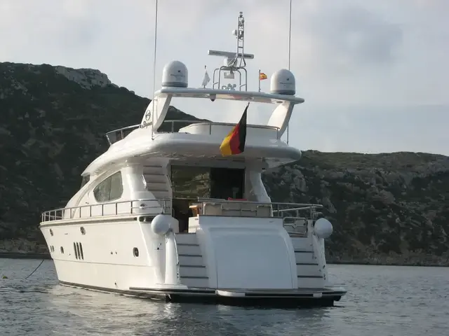 Elegance Yachts 64 Garage