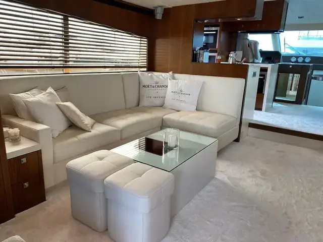 Elegance Yachts 64 Garage