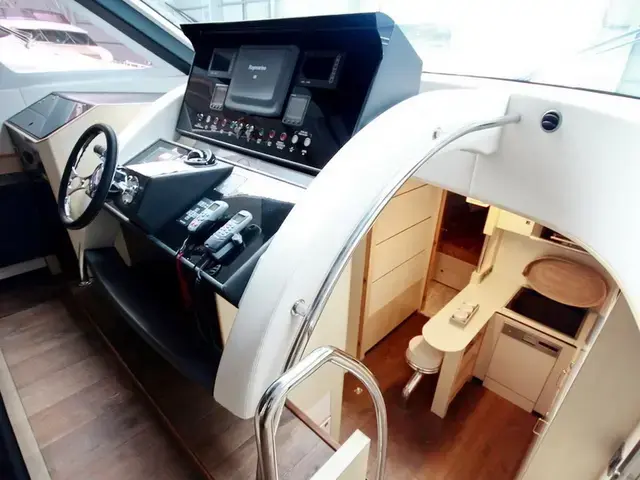 Elegance Yachts 60 Open