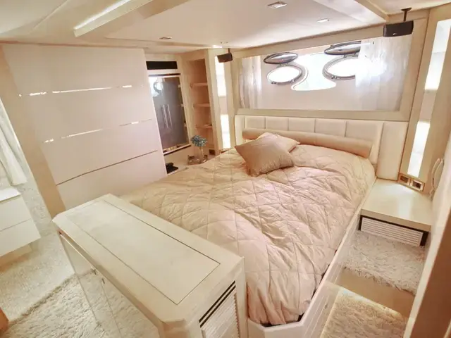 Elegance Yachts 60 Open