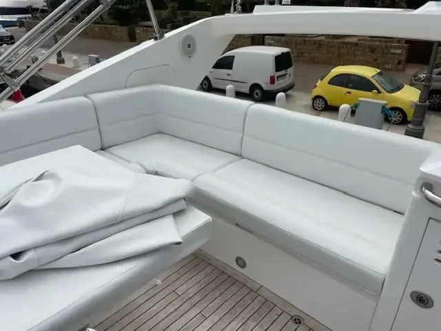 Sunseeker Sport Yacht 68