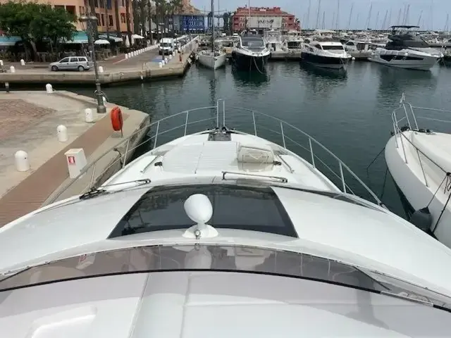 Sunseeker Sport Yacht 68