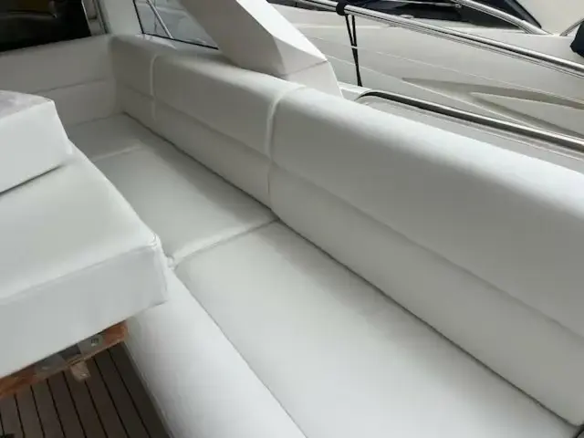 Sunseeker Sport Yacht 68