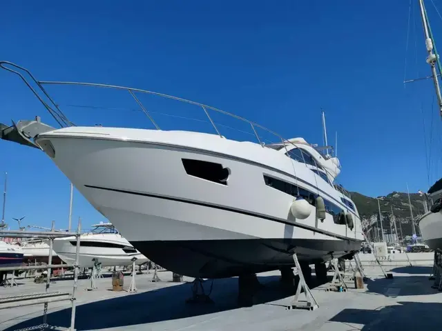 Sunseeker Sport Yacht 68