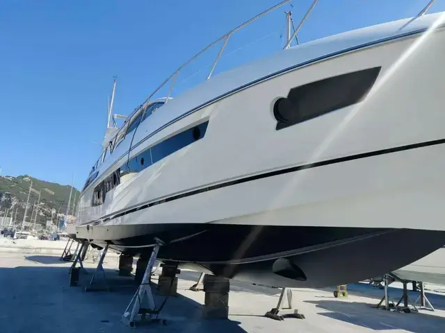 Sunseeker Sport Yacht 68