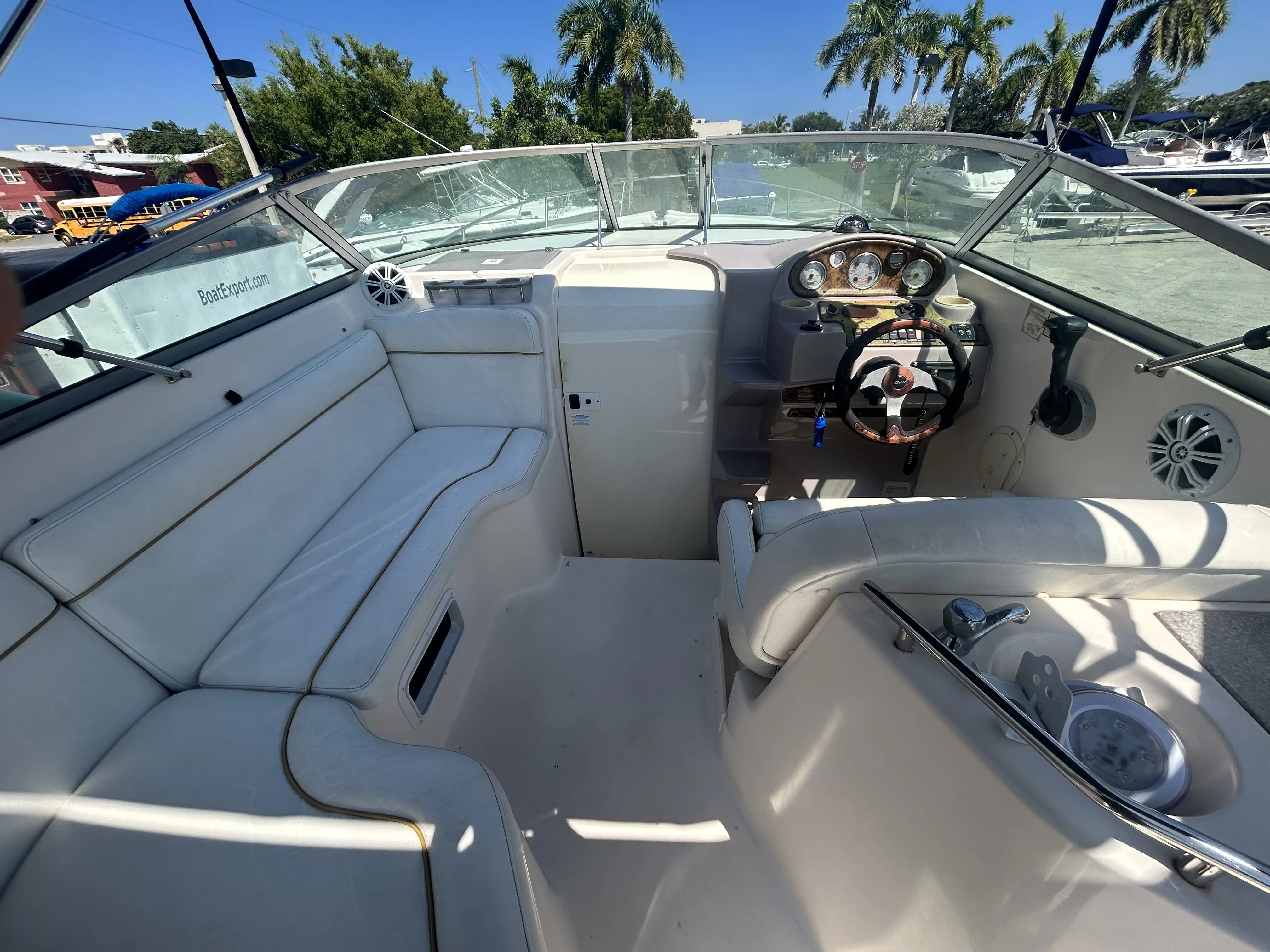 1988 Rinker 270 fiesta vee