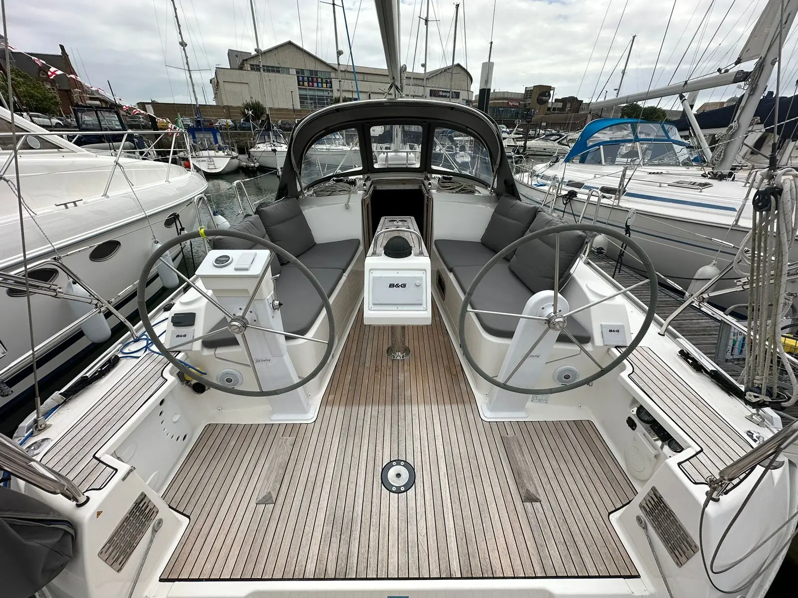 2019 Bavaria cruiser 37