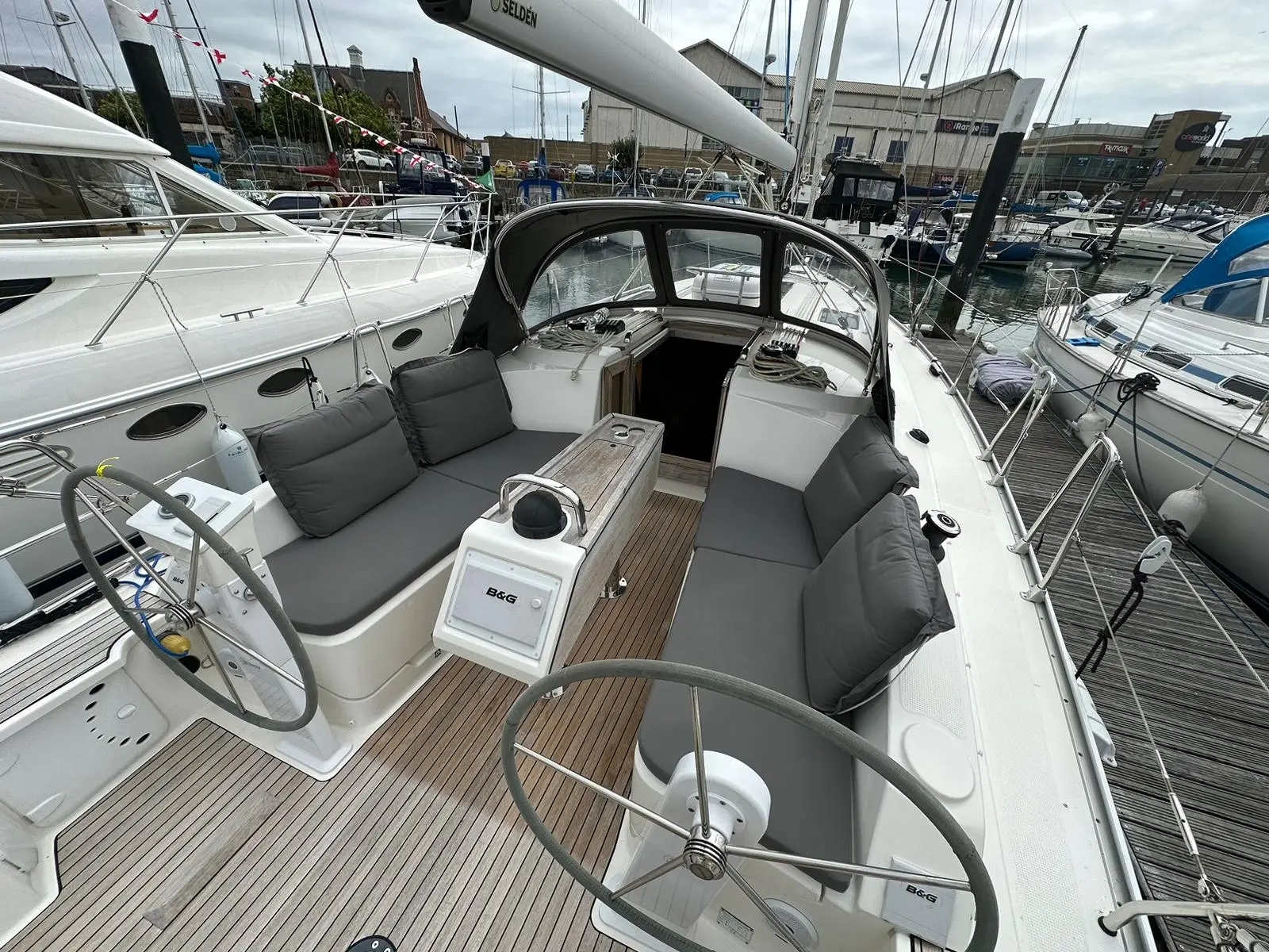 2019 Bavaria cruiser 37