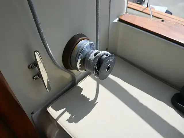 Pearson Pilothouse 365