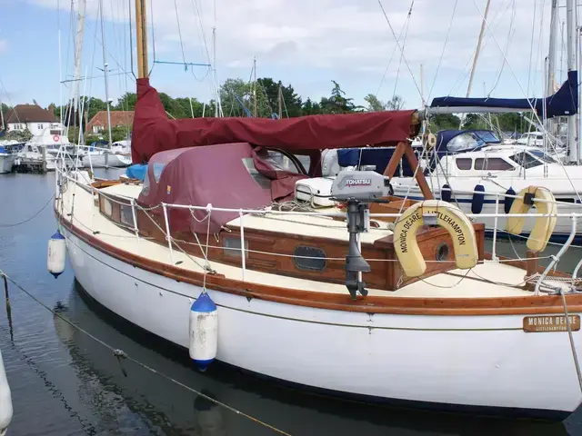 Traditional 12 ton Hillyard Bermudan sloop