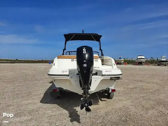 Bayliner Vr6