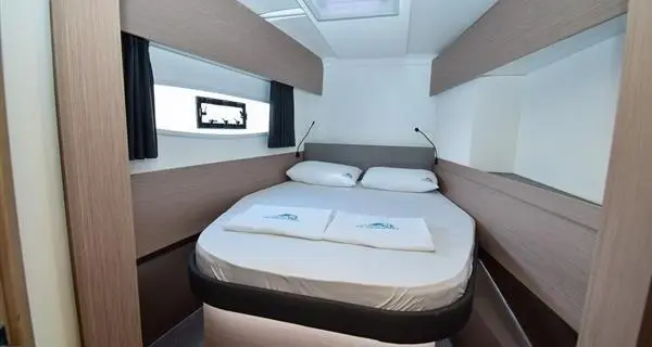 2020 Fountaine Pajot