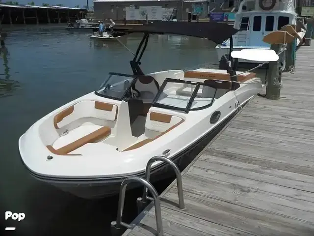 Bayliner Vr6