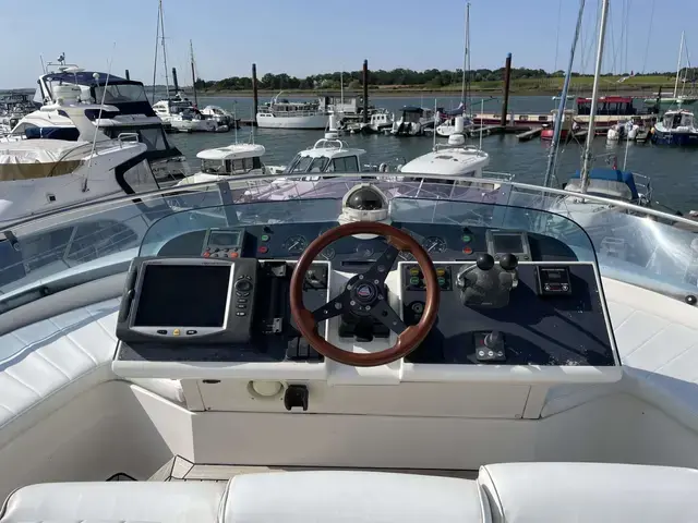 Fairline Squadron 52