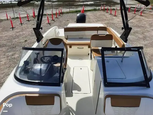 Bayliner Vr6