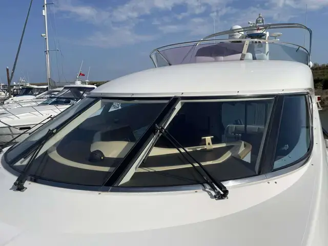 Fairline Squadron 52