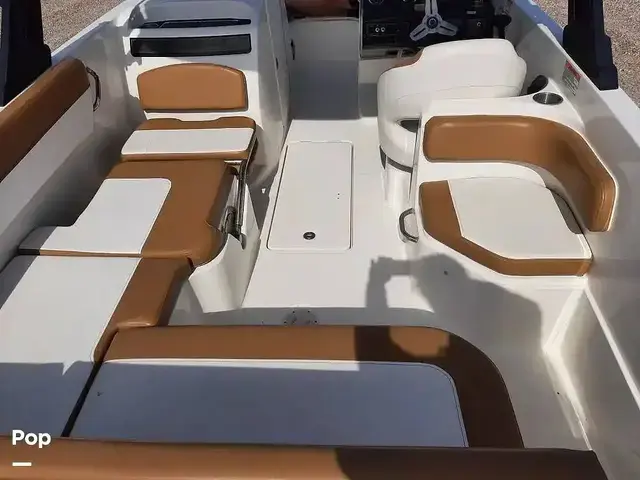 Bayliner Vr6