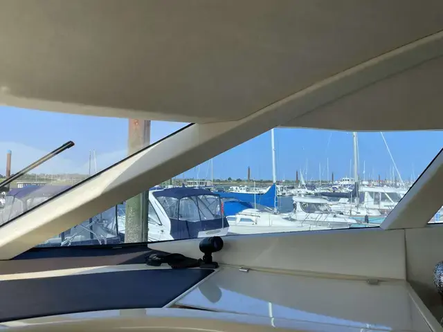 Fairline Squadron 52