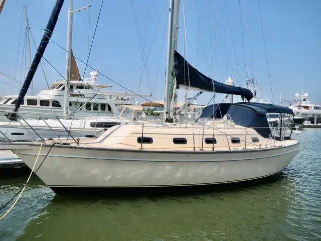 Island Packet 37'