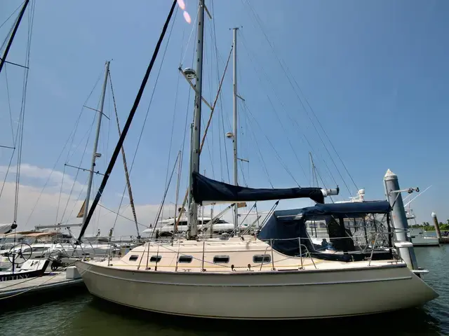 Island Packet 37'