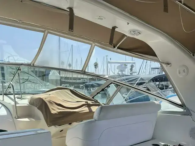 Cruisers Yachts 3870 Esprit